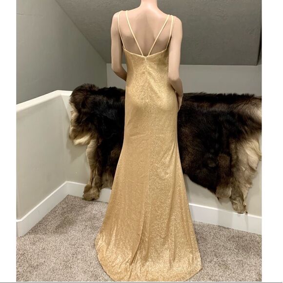 New  Sleeveless Sparkly Sequined  Evening Dress - Picture 4 of 12